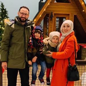 Meet your Posher, Lamia